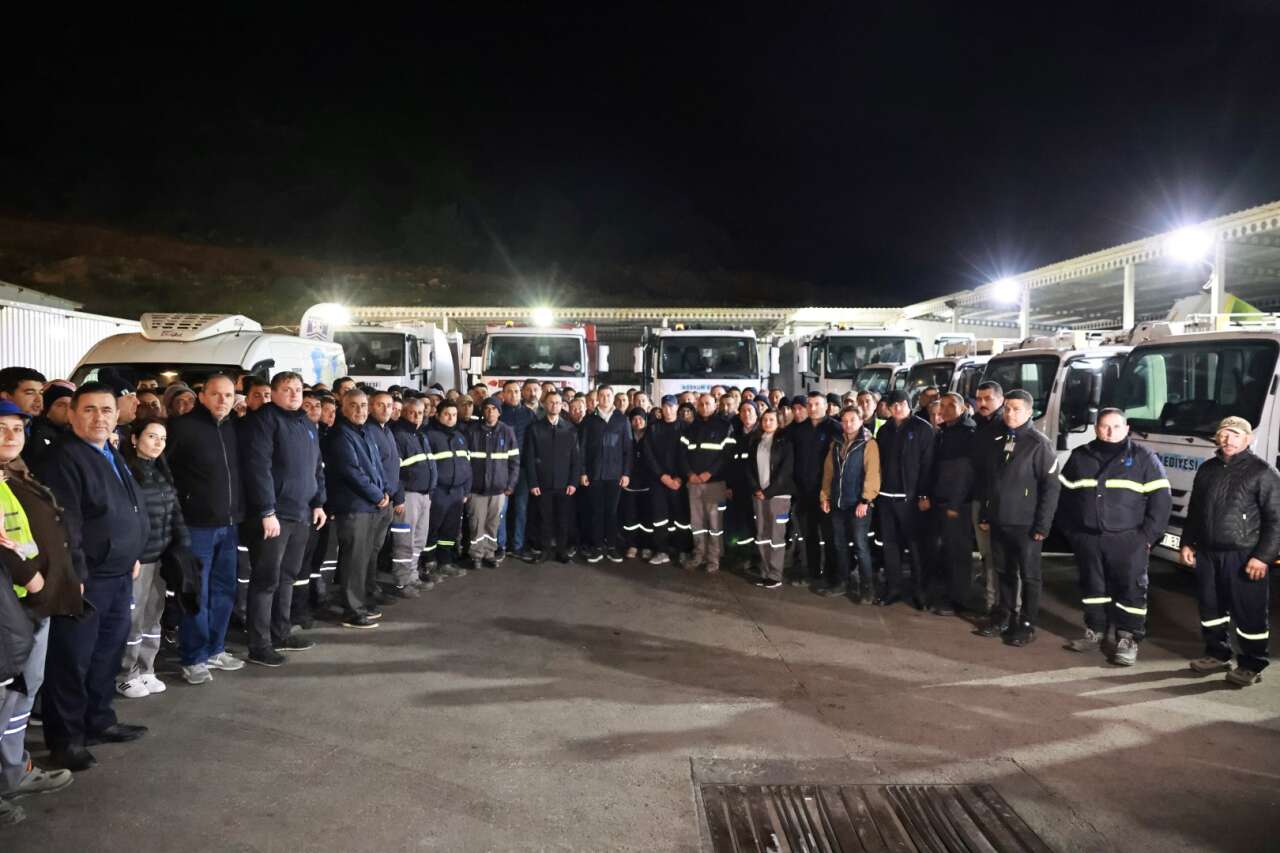 Başkan Tamer Mandalinci Temizlik İşleri Personeliyle Sahurda Buluştu 6